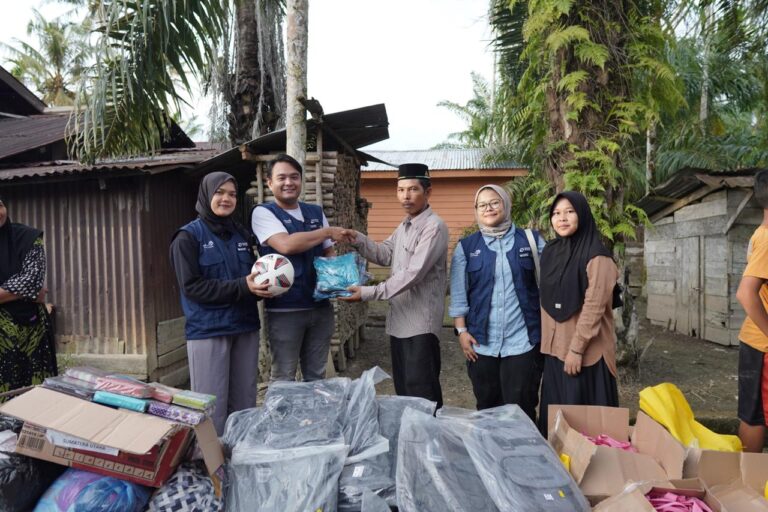 Telkom Bergerak Salurkan Bantuan dan Kegiatan Bakti Sosial untuk Pemulihan Sarana Umum di Aceh