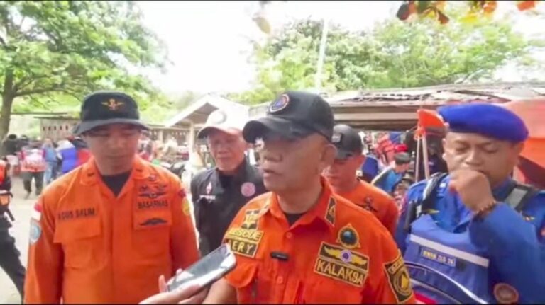 Gelombang Capai 3 Meter, BPBD Parepare Larang Warga Berenang di Pantai