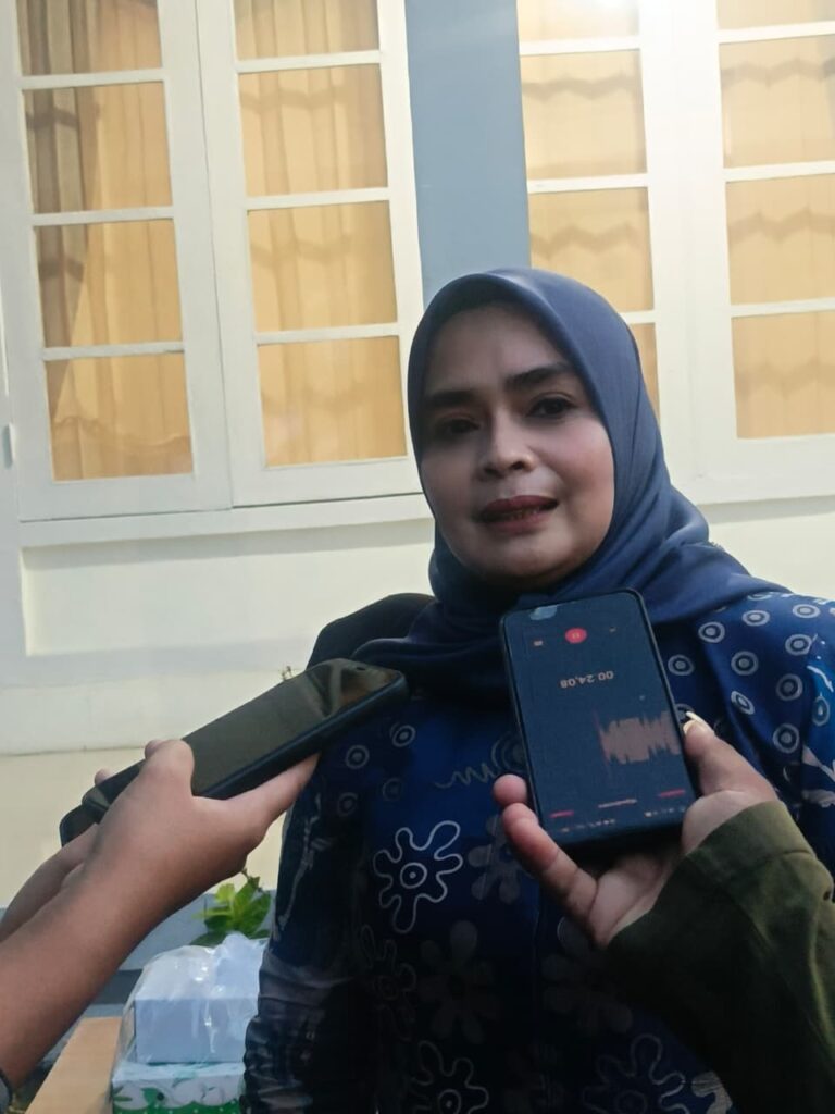 BPJS dan Infrastruktur Penuhi Reses Hj. Sri Tanti