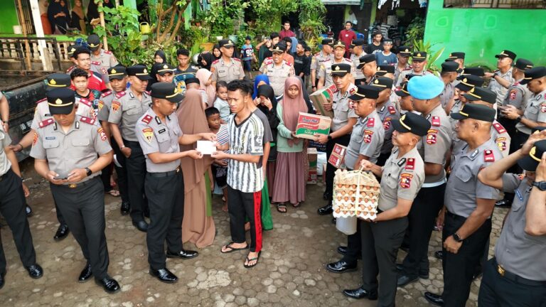 Calon Perwira Siswa SIP Angkatan 55 Polda Sulsel dan Polda Papua, Santuni dan Serahkan Paket Ramadhan Kepada Anak Panti.