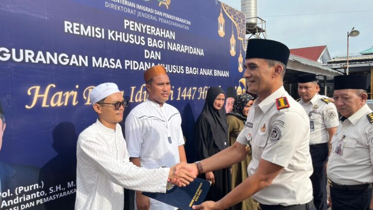 Lapas Parepare Laksanakan Shalat Idul Fitri 1447 H dan Serahkan Remisi Khusus kepada 320 WBP