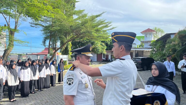 Apel Pagi Dirangkaikan Penyematan Tanda Pangkat Pengabdian Pegawai Lapas Parepare