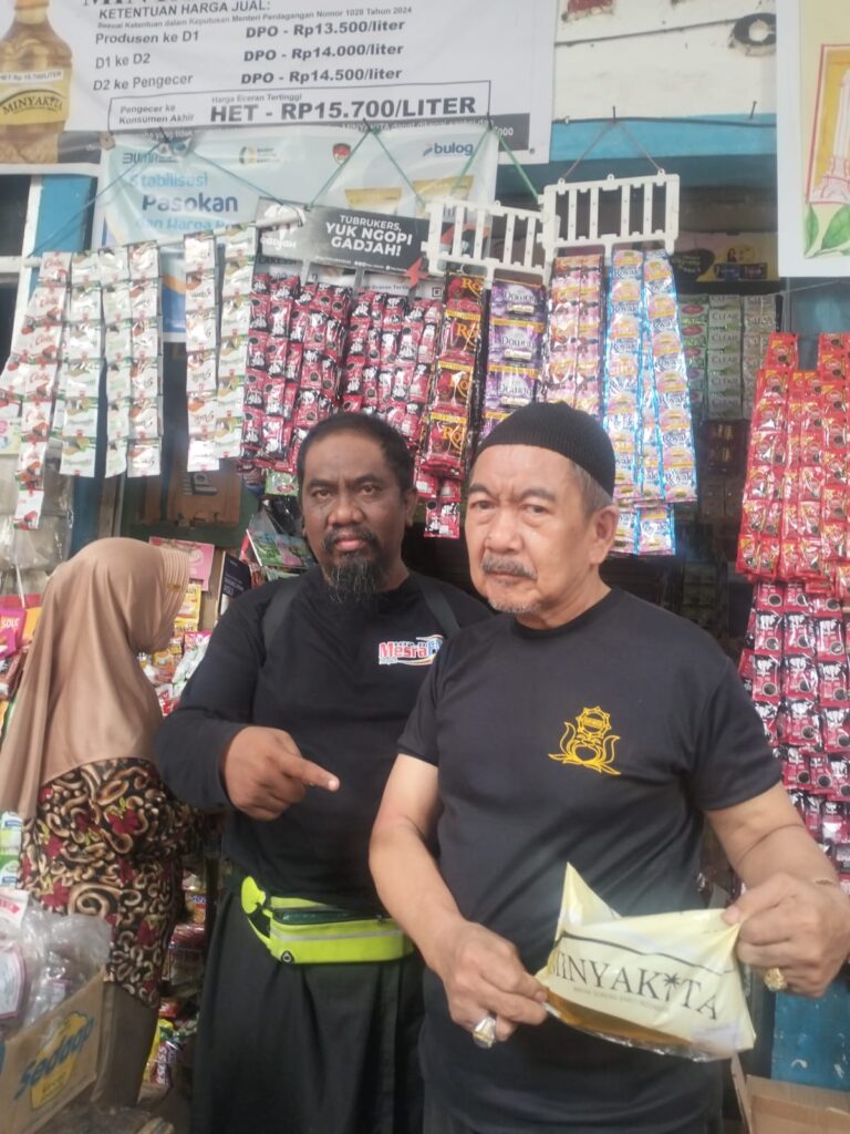 Bulog Rutin Pasok Minyak Goreng ke Pasar Lakessi, Harga di Tingkat Pedagang Stabil
