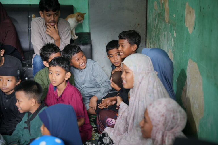 Pertamina Patra Niaga Regional Sulawesi Hadirkan Program Pertamina BERKAH bagi Anak Yatim di Makassar