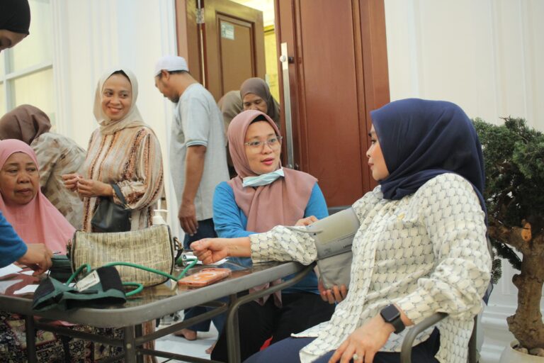 Gandeng Dinas Kesehatan, Reses Sri Tanty Nasrah Diwarnai Pemeriksaan Kesehatan Gratis