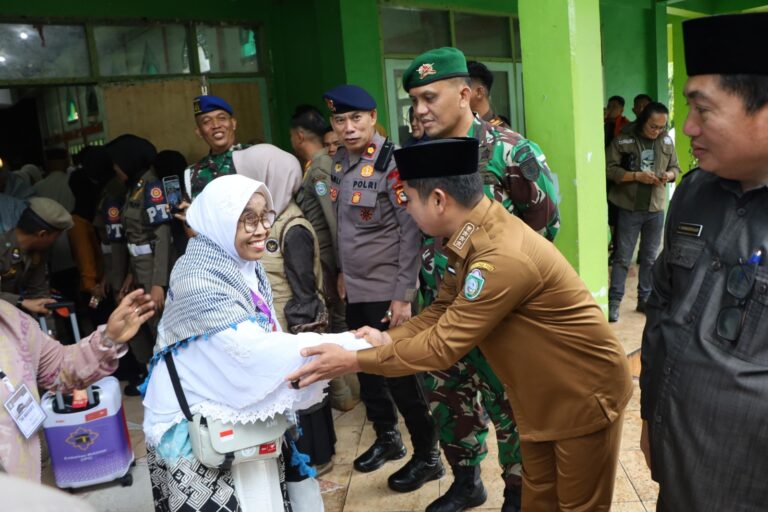 Lepas 92 Calon Jamaah Haji Parepare, Tasming Hamid: Fokus Ibadah dan Jaga Fisik, Belanja Nanti Saja