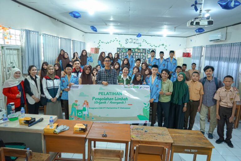 Pertamina Patra Niaga Regional Sulawesi Melalui IT Makassar Dorong Kesadaran Pengelolaan Limbah Lewat Edukasi Lingkungan di Sekolah