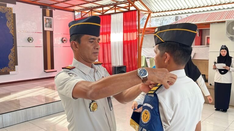 Kalapas Parepare Pimpin Apel Pagi dan Penyematan Kenaikan Pangkat Pilihan Ka KPLP