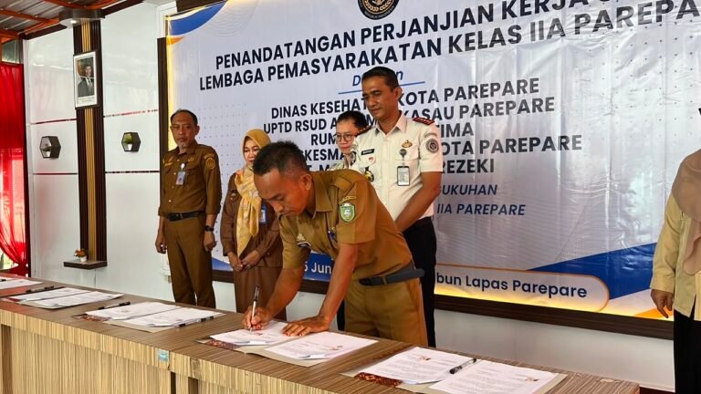 Lapas Parepare Perkuat Layanan Kesehatan, Teken PKS dengan Lima Mitra dan Kukuhkan Kader Kesehatan WBP