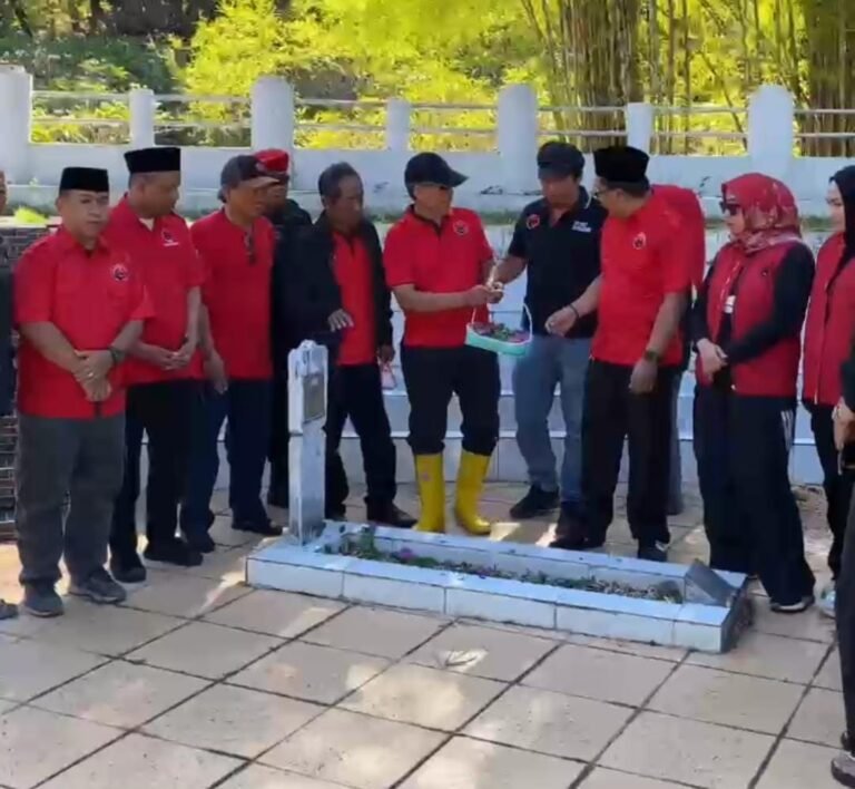 Aksi Sosial PDIP Parepare: Ziarah Makam Pahlawan Hingga Aksi Lingkungan DI Wisata Ladoma
