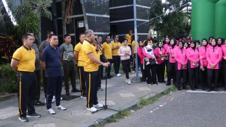 Meriahkan Hari Bhayangkara Ke-80, Polres Parepare Gelar Olahraga Bersama dan Jalan Sehat