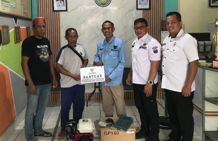 Perkuat Ekonomi Ummat, BAZNAS Bersama Pokja Kemenag Parepare Salurkan Bantuan
