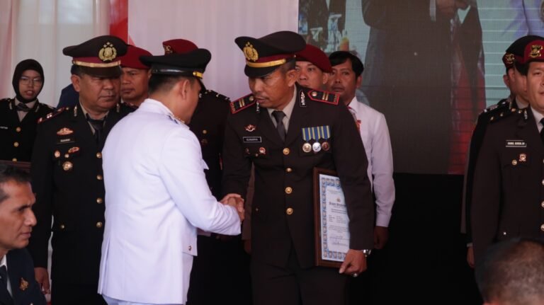 Gagalkan Peredaran 40 Kilogram Narkotika, Kapolsek KPN Bersama Jajaran Terima Penghargaan di Hari Bhayangkara Ke-80
