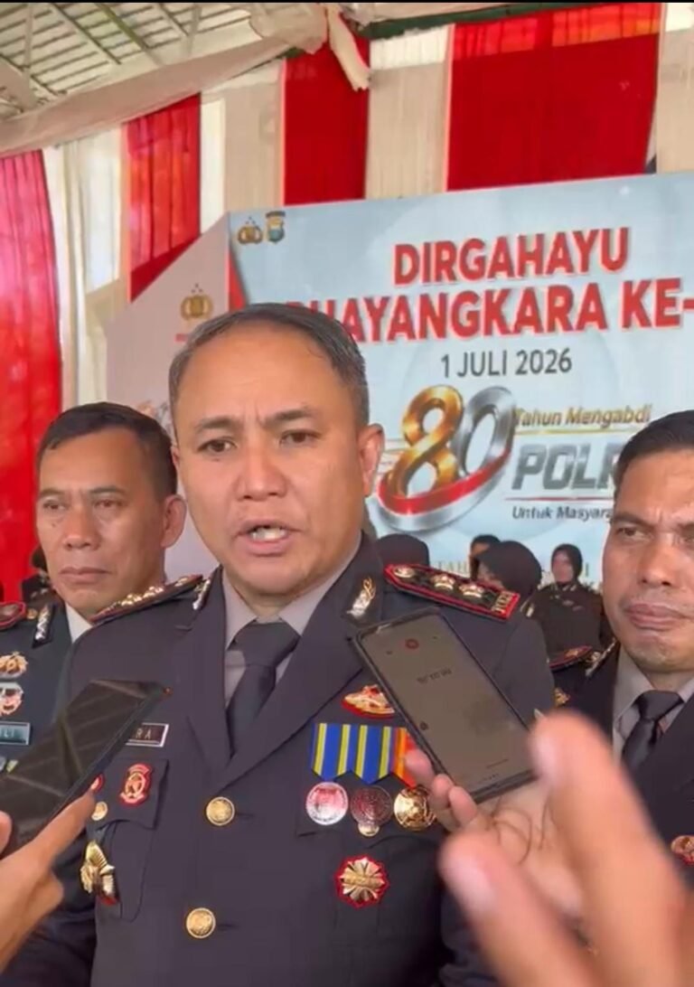 HUT Bhayangkara ke-80 di Parepare: Gelar Berbagai Lomba hingga Beri Hadiah Umrah untuk Personel Berprestasi.