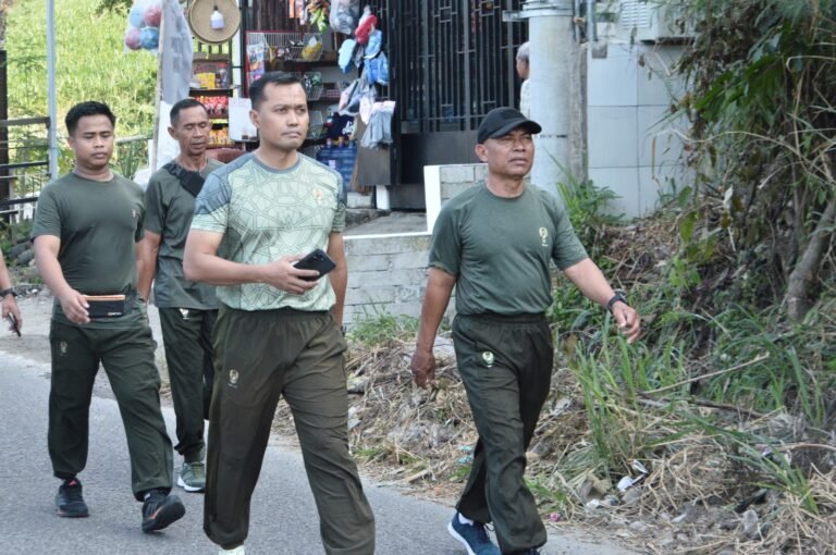 Dandim 1405/Parepare Pimpin Apel Pagi, Jalan Santai dan ORAUM, Perkuat Kebugaran serta Soliditas Prajurit.