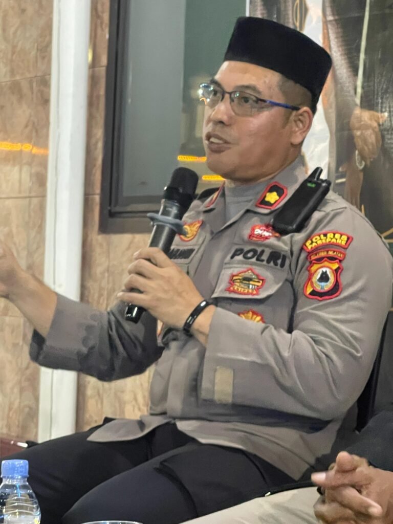 HUT Bhayangkara ke-80, Wakapolres Parepare Tegaskan Paradigm Baru: Laporkan Oknum Nakal, Polisi Hadir untuk Melayani