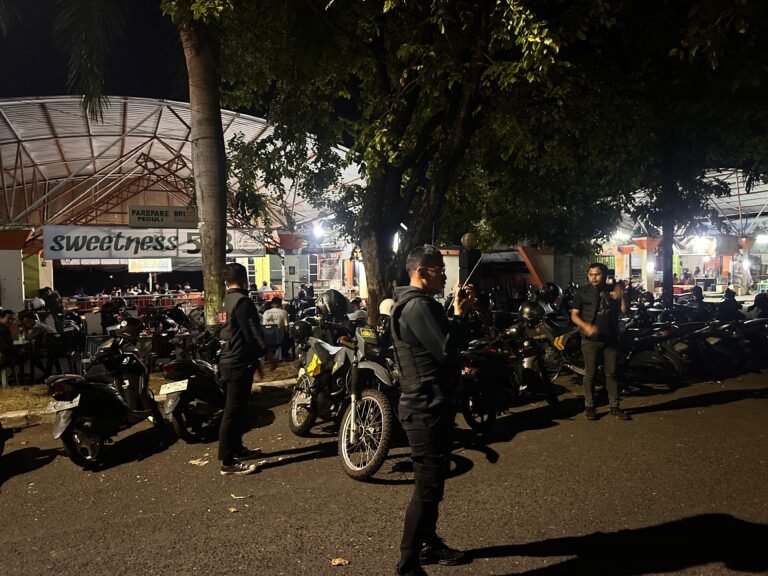 Kapolres Parepare Kerahkan Tim Senggol Tingkatkan Patroli di Wilayah Rawan Terjadi Tindak Kriminal dan Aksi Bali