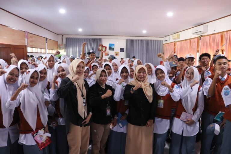 Bawaslu Kota Parepare Edukasi Pelajar SMAN 4 melalui Program Bawaslu Menyapa Gen Z, Siapkan Pemilih Cerdas dan Pelopor Pengawasan Partisipatif