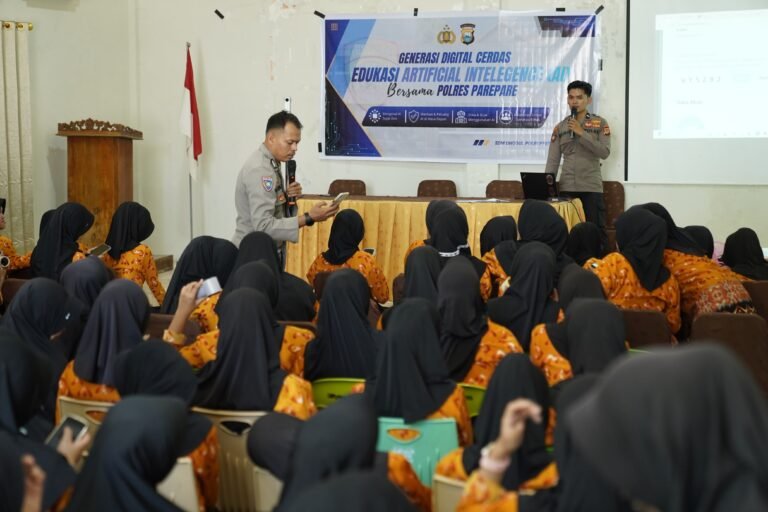 Bhabinkamtibmas Kampung Baru Gelar Pelatihan AI untuk 90 Siswa SMK Negeri 3 Parepare
