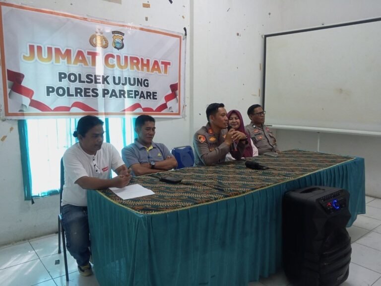 Polsek Bacukiki Gelar Jumat Curhat, Warga Sumpang Minangae Diingatkan Waspada Kebakaran