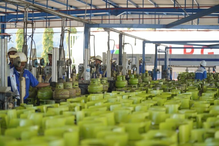 Pertamina Patra Niaga Regional Sulawesi Perkuat Pasokan LPG 3 Kg di Sejumlah Wilayah Sulselbar yang Terdampak Kemarau