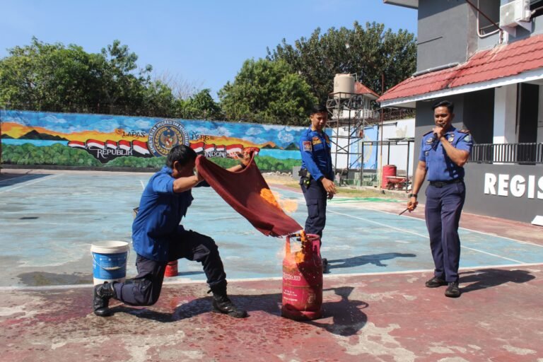 Lapas Parepare Tingkatkan Kesiapsiagaan Melalui Pelatihan Mitigasi Bencana Kebakaran