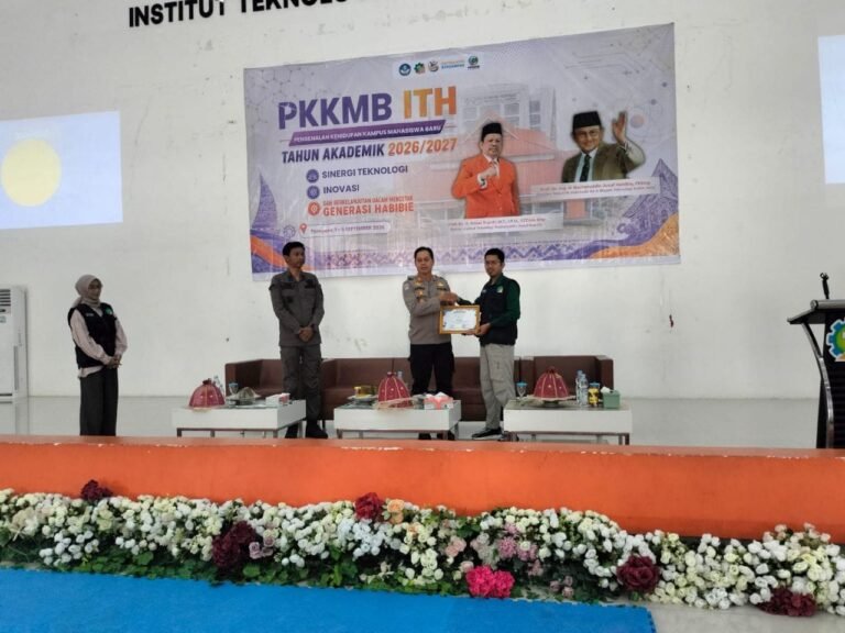 Polres Parepare Beri Materi Kesadaran Hukum Pada Mahasiswa Baru ITH