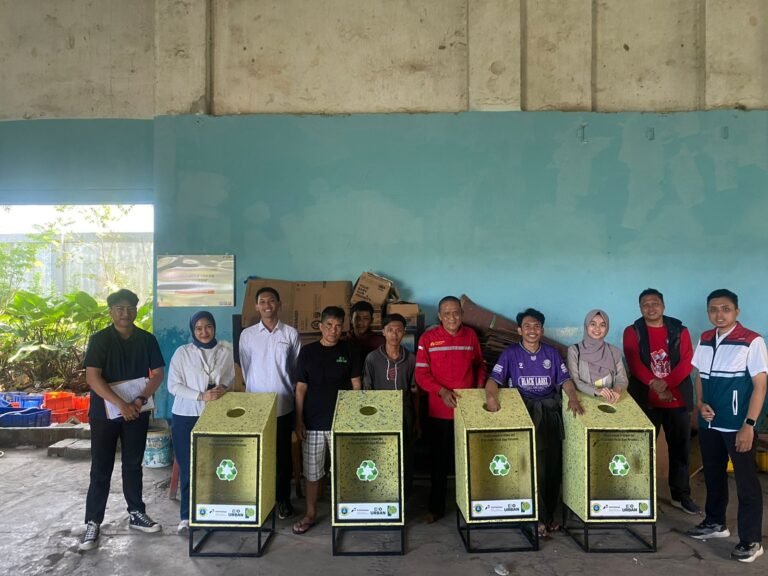 Pertamina Patra Niaga Regional Sulawesi melalui IT Makassar Olah Limbah Plastik Segel Tangki Menjadi Produk Bernilai Guna dan Ekonomi