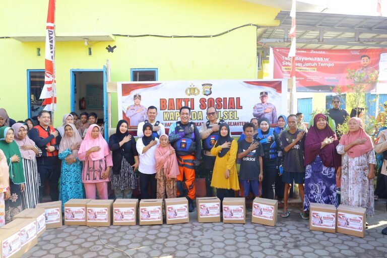 Peringati HUT ke-78 Polwan, Kapolda Sulsel Pimpin Bakti Sosial di Pulau Barrang Lompo