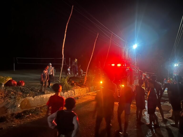 Kebakaran Lahan di Lapadde Parepare, Polsek Ujung dan Damkar Bergerak Cepat