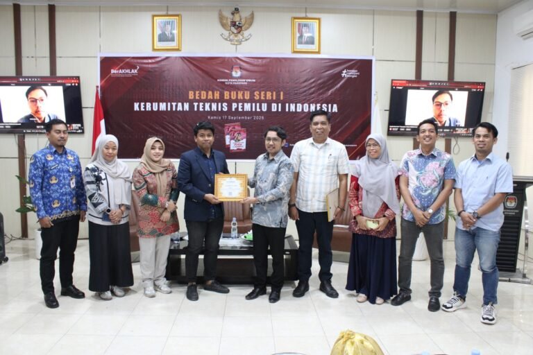 Bawaslu Parepare Hadiri Bedah Buku Seri I, Ketua Soroti Kompleksitas Regulasi Pemilu