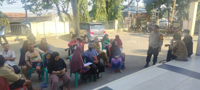 841 KK di Lapadde Terima Beras 10 Kg, Kapolsek Ujung: Polri Harus Pastikan Bantuan Tepat Sasaran