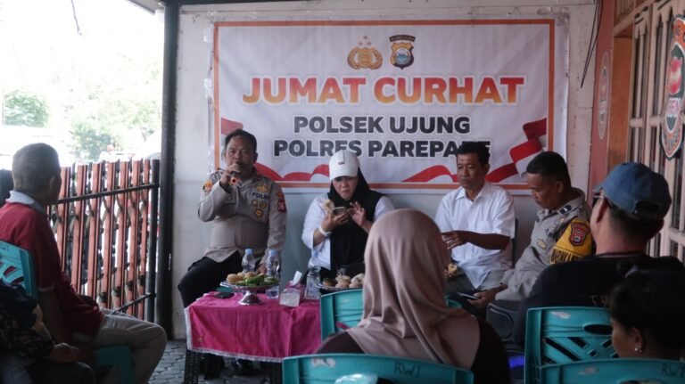 Jumat Curhat, Waka Polsek Ujung dan Lurah Ujung Bulu Bertemu Warga Samparaja, Pengadaan Tempat Sampah Jadi Permintaan