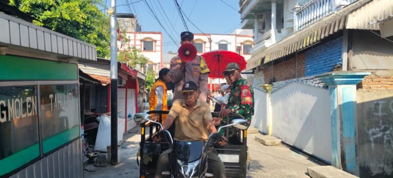 Keliling Kampung Pakai Viar 3 Roda, Aipda Abbas Sampaikan Imbauan Kebakaran Lewat Toa