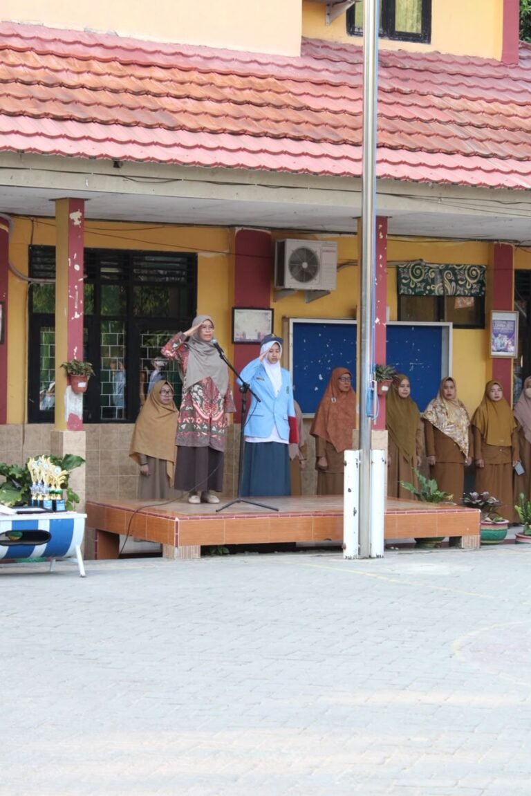 KPU Kota Parepare Jadi Pembina Upacara di SMA Negeri 5, Dorong Pemilih Pemula Cerdas dan Berintegritas