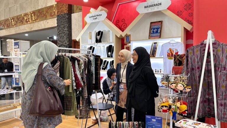 Pertamina Patra Niaga Regional Sulawesi Bawa Maskerade Tampilkan Wastra Sulsel di INACRAFT 2026