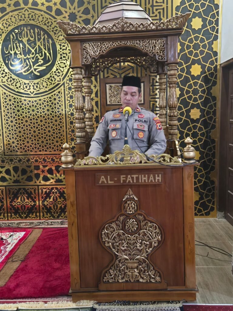 Dekatkan Polisi dengan Masyarakat, Wakapolres Parepare Pimpin Safari Subuh