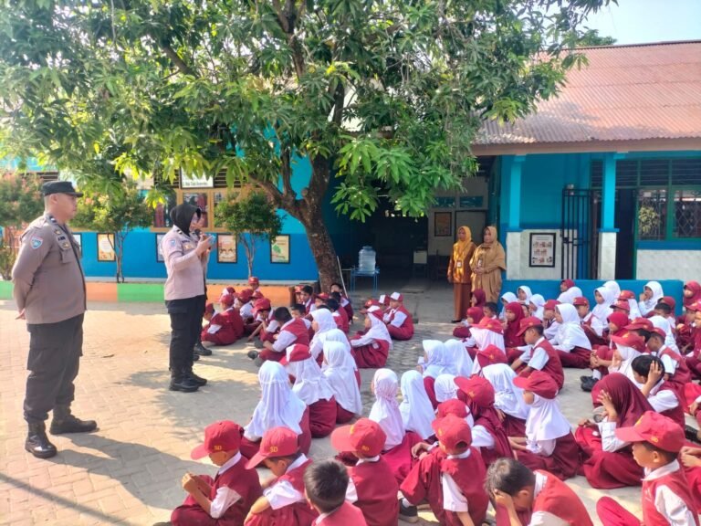 Ciptakan Sekolah Ramah Anak, Sat Binmas Polres Parepare Sosialisasi Anti-Bullying di SDN 10