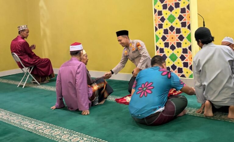 Pererat Silaturahmi Lewat Safari Subuh, Kapolres Parepare Ajak Masyarakat Jaga Kamtibmas