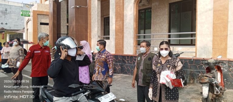 Dampak Kabut Asap, Kasus ISPA di Parepare Melonjak 100 Persen: Pemkot Masif Bagikan Masker di 11 Titik