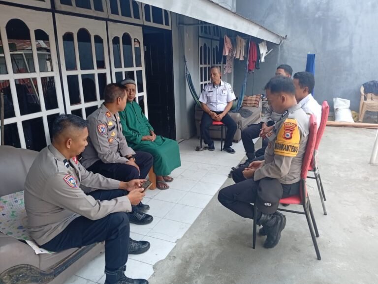 Sat Binmas Polres Parepare Door to Door ke Tokoh Agama, Sampaikan Pesan Jaga Kerukunan