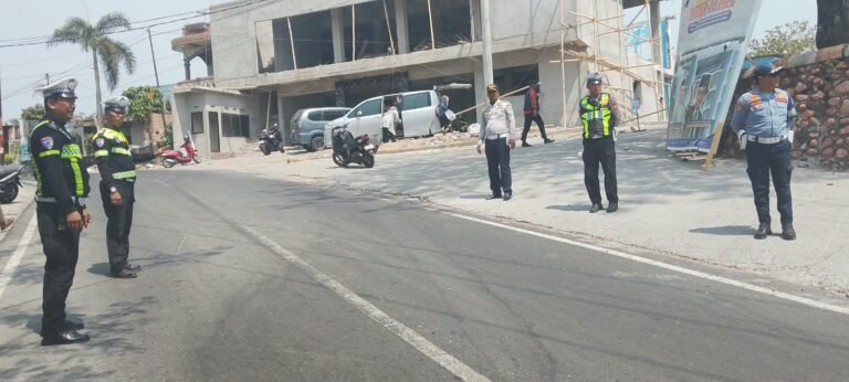 Polisi Atur Lalu Lintas Dies Natalis ITH Parepare, Jalan Pemuda Tetap Terkendali
